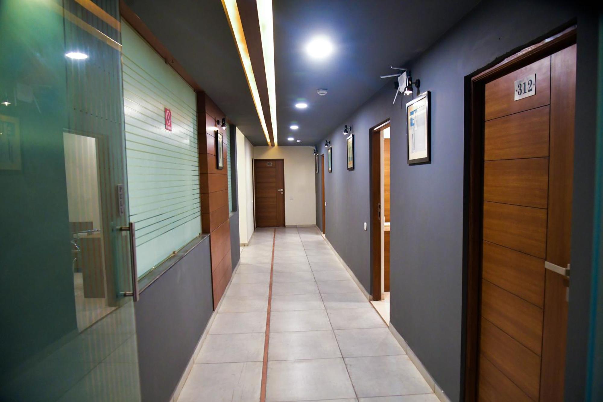 Hotel Ashooka Inn Gandhinagar Bagian luar foto