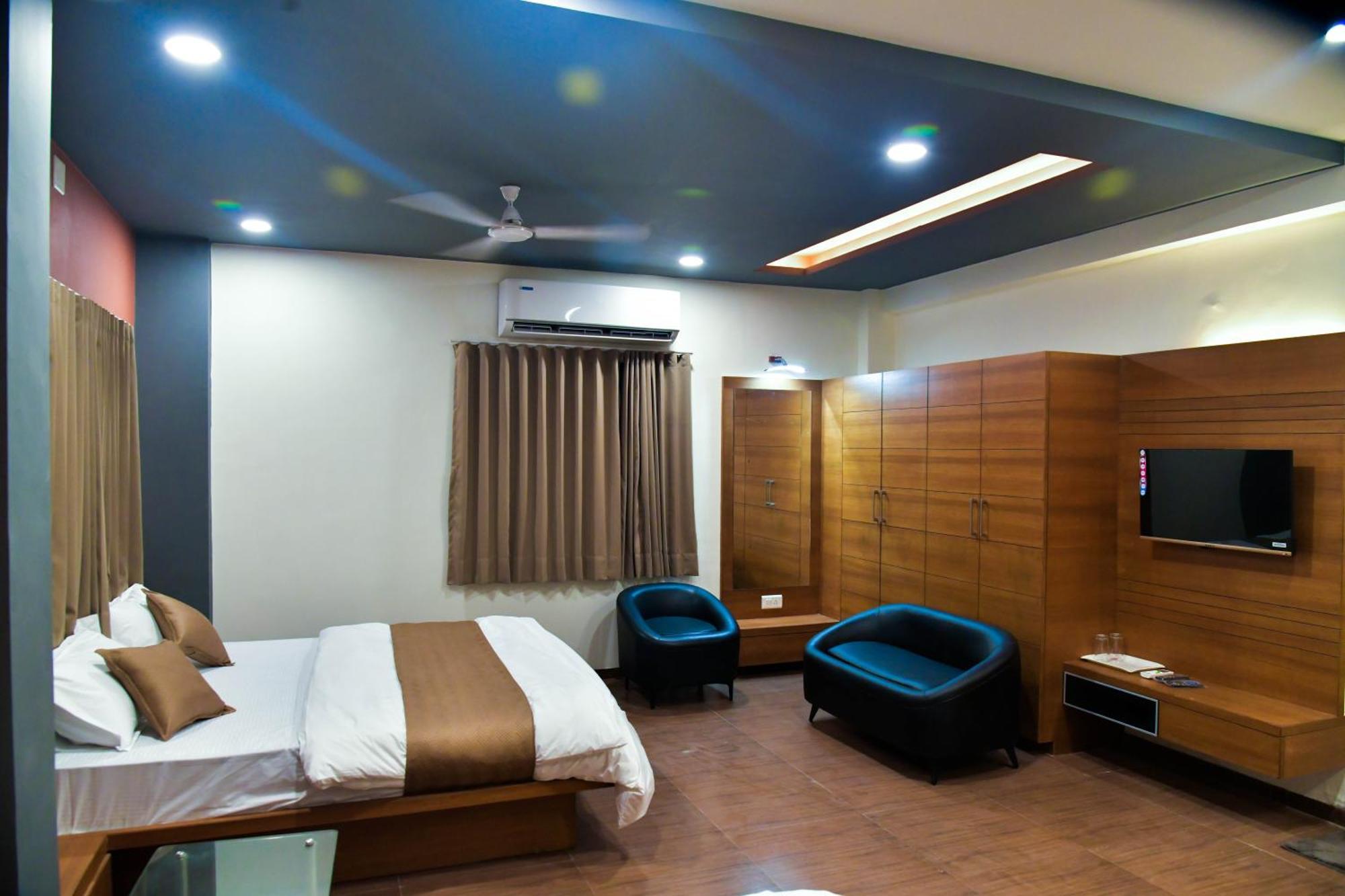 Hotel Ashooka Inn Gandhinagar Bagian luar foto