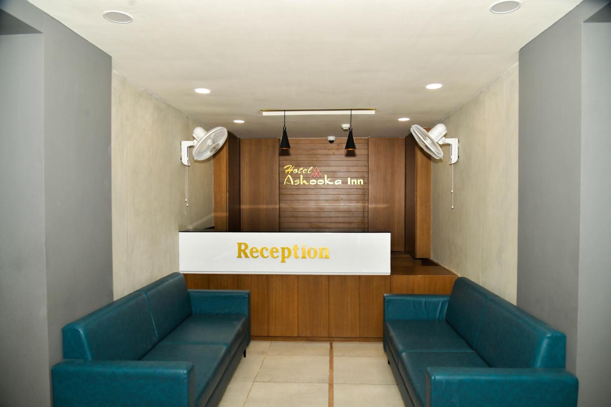 Hotel Ashooka Inn Gandhinagar Bagian luar foto