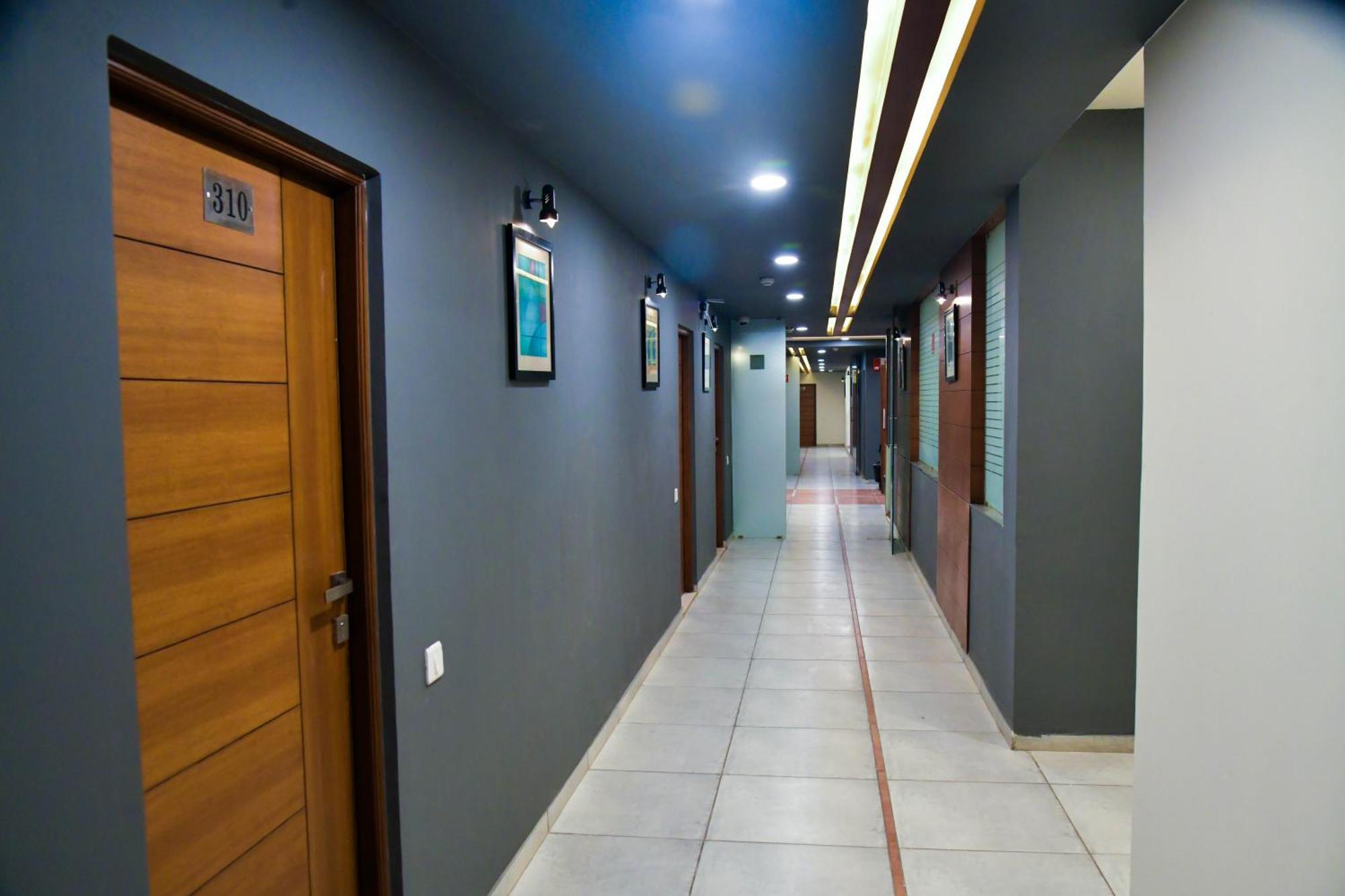 Hotel Ashooka Inn Gandhinagar Bagian luar foto