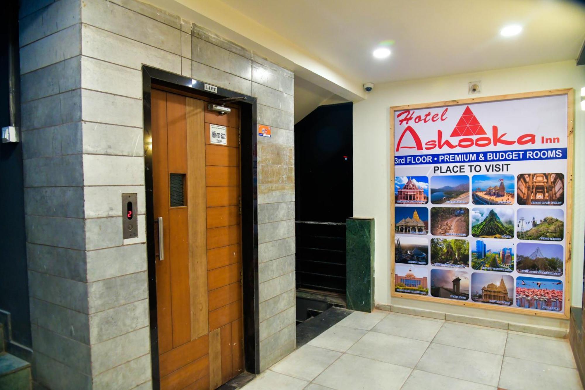 Hotel Ashooka Inn Gandhinagar Bagian luar foto