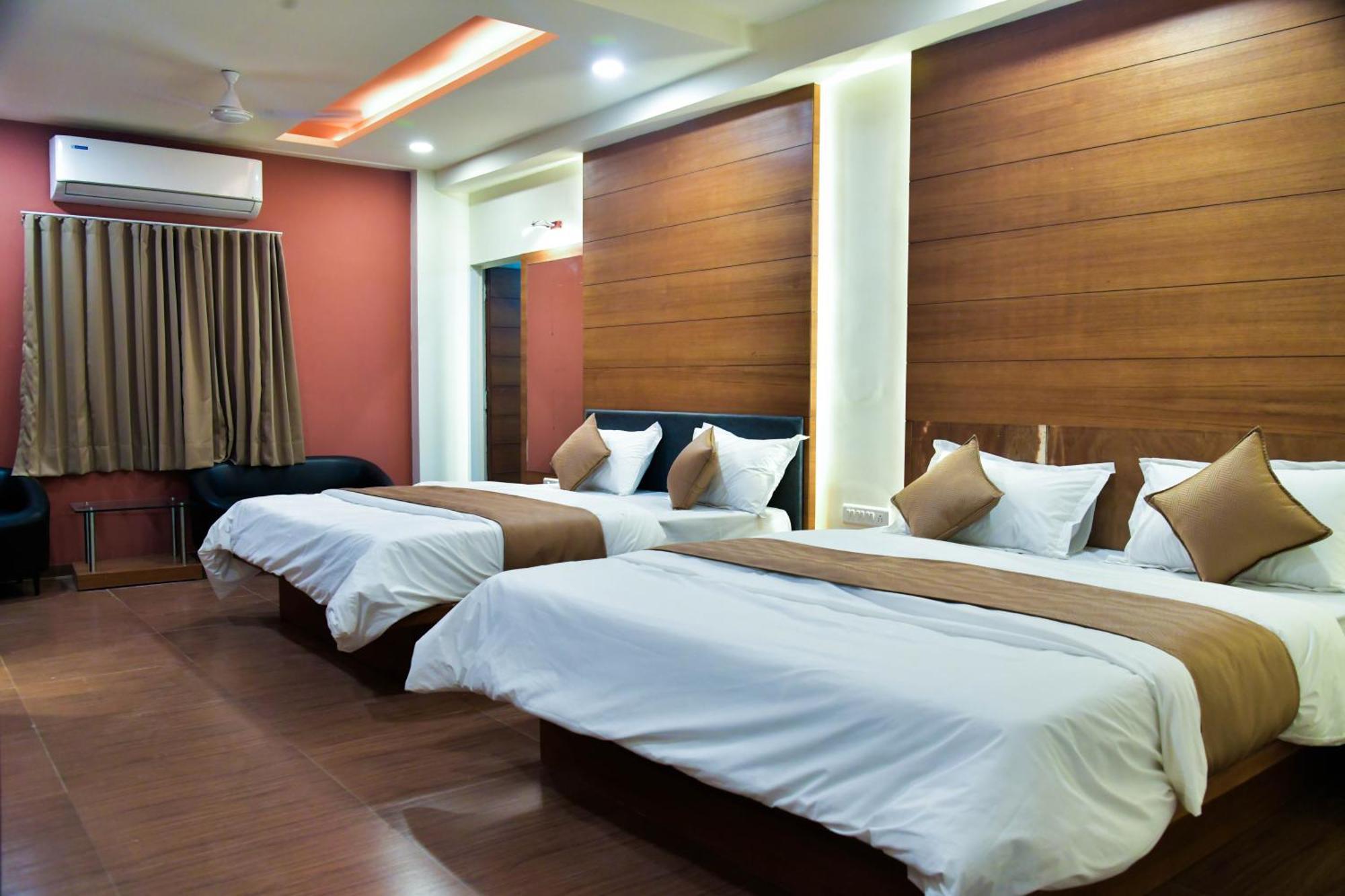 Hotel Ashooka Inn Gandhinagar Bagian luar foto