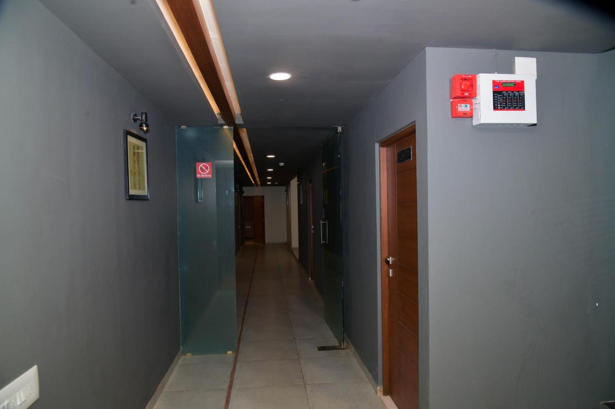 Hotel Ashooka Inn Gandhinagar Bagian luar foto