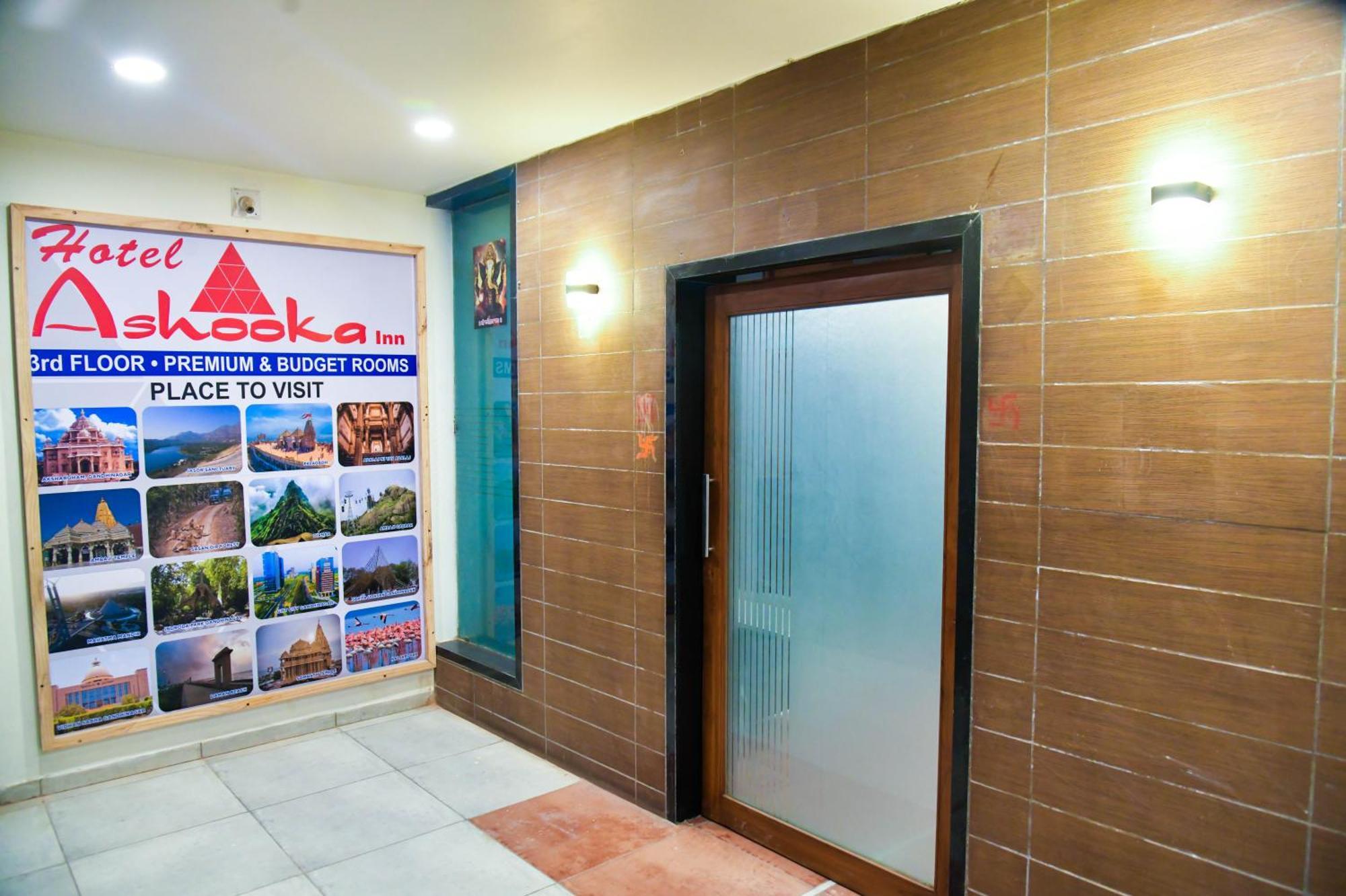 Hotel Ashooka Inn Gandhinagar Bagian luar foto