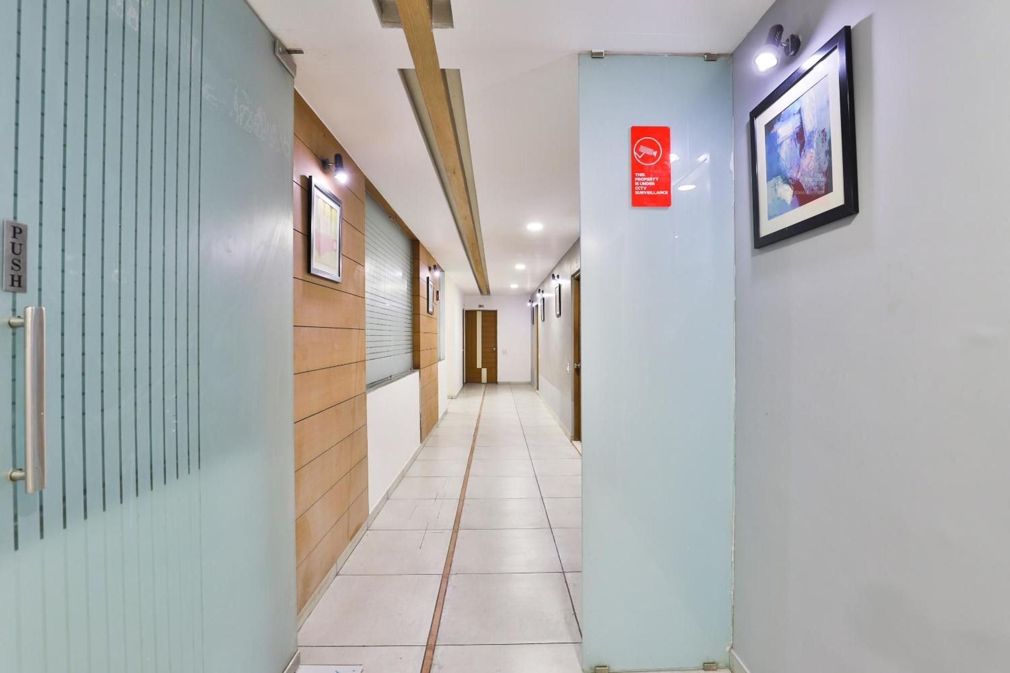 Hotel Ashooka Inn Gandhinagar Bagian luar foto