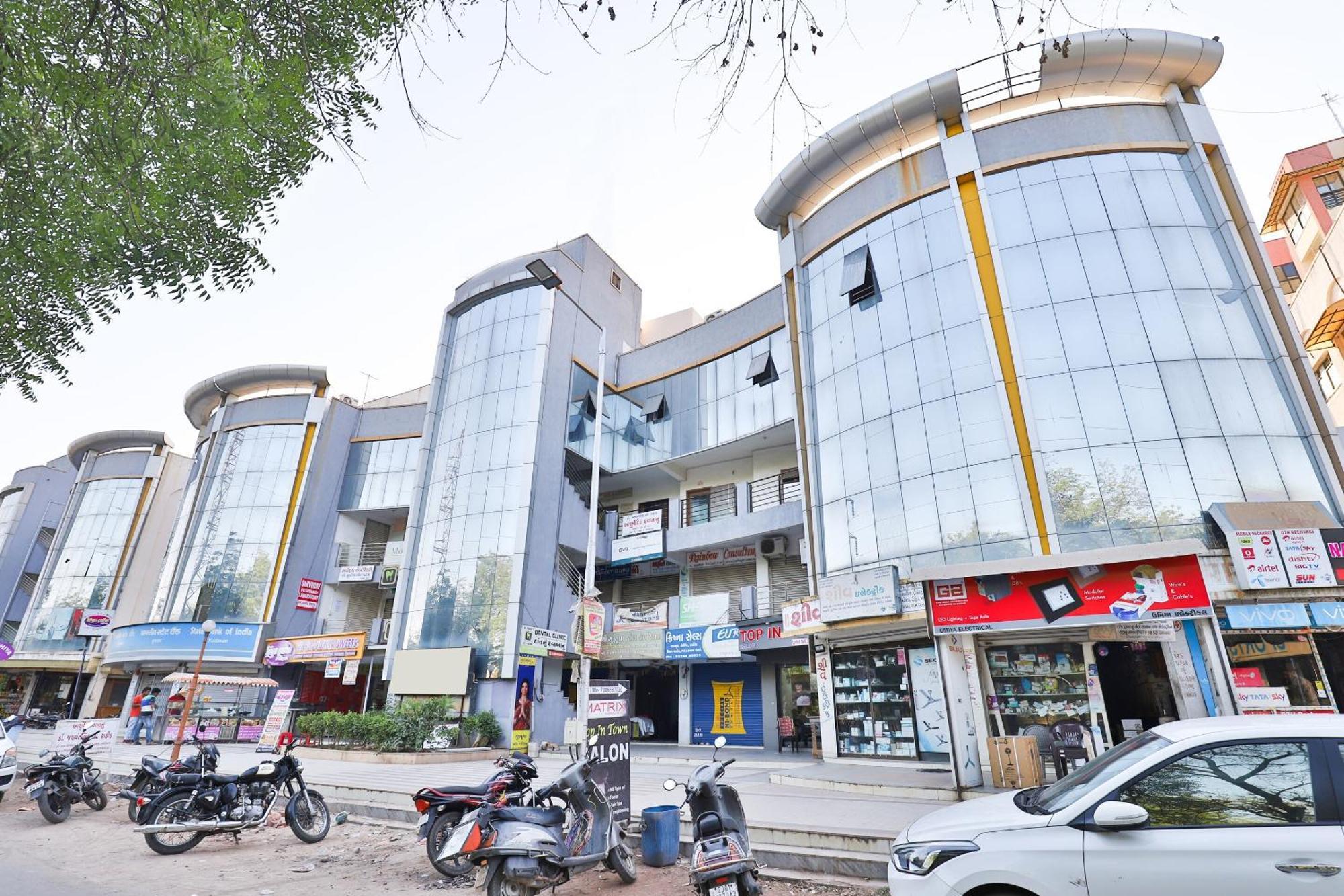 Hotel Ashooka Inn Gandhinagar Bagian luar foto