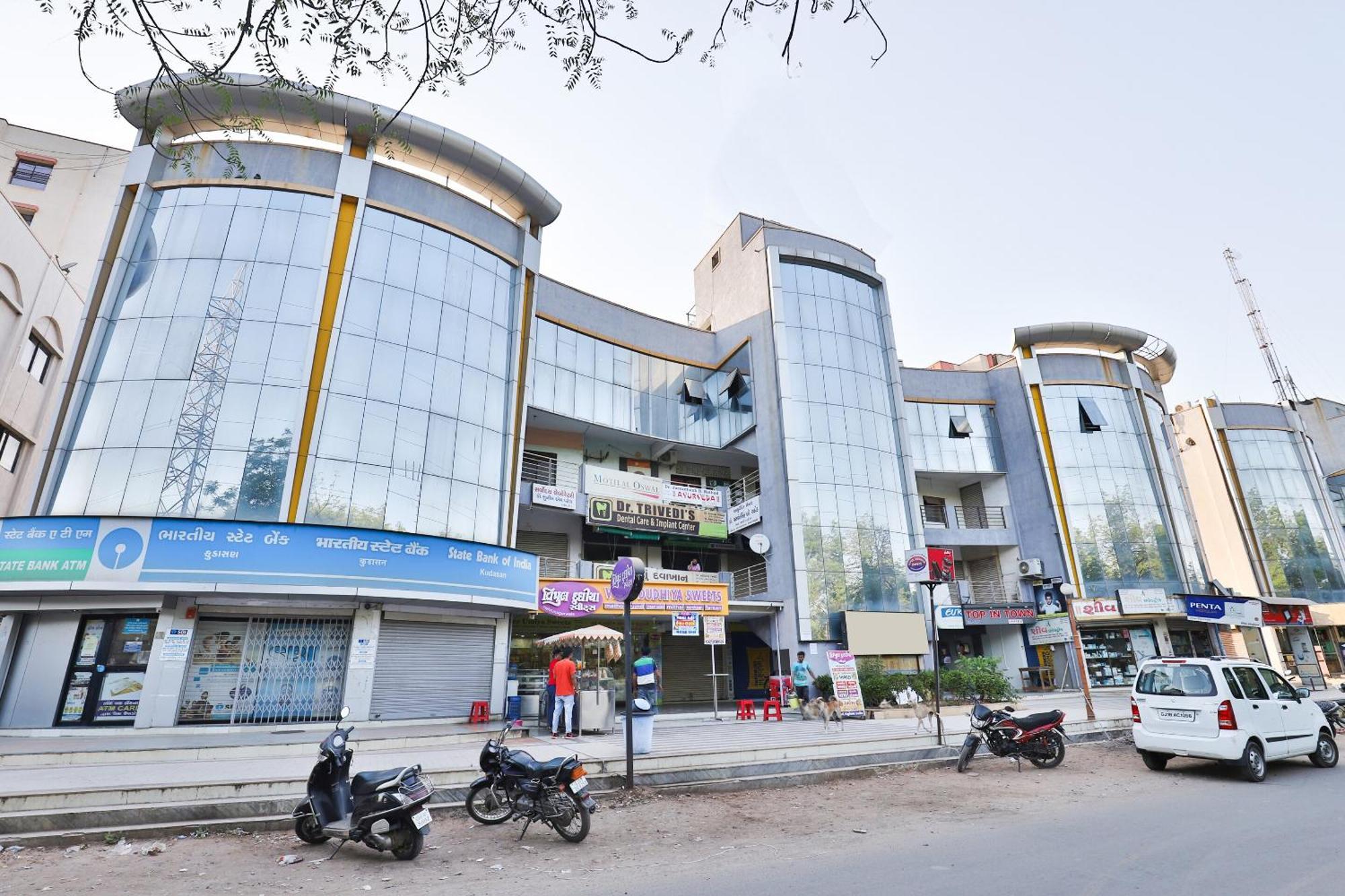 Hotel Ashooka Inn Gandhinagar Bagian luar foto