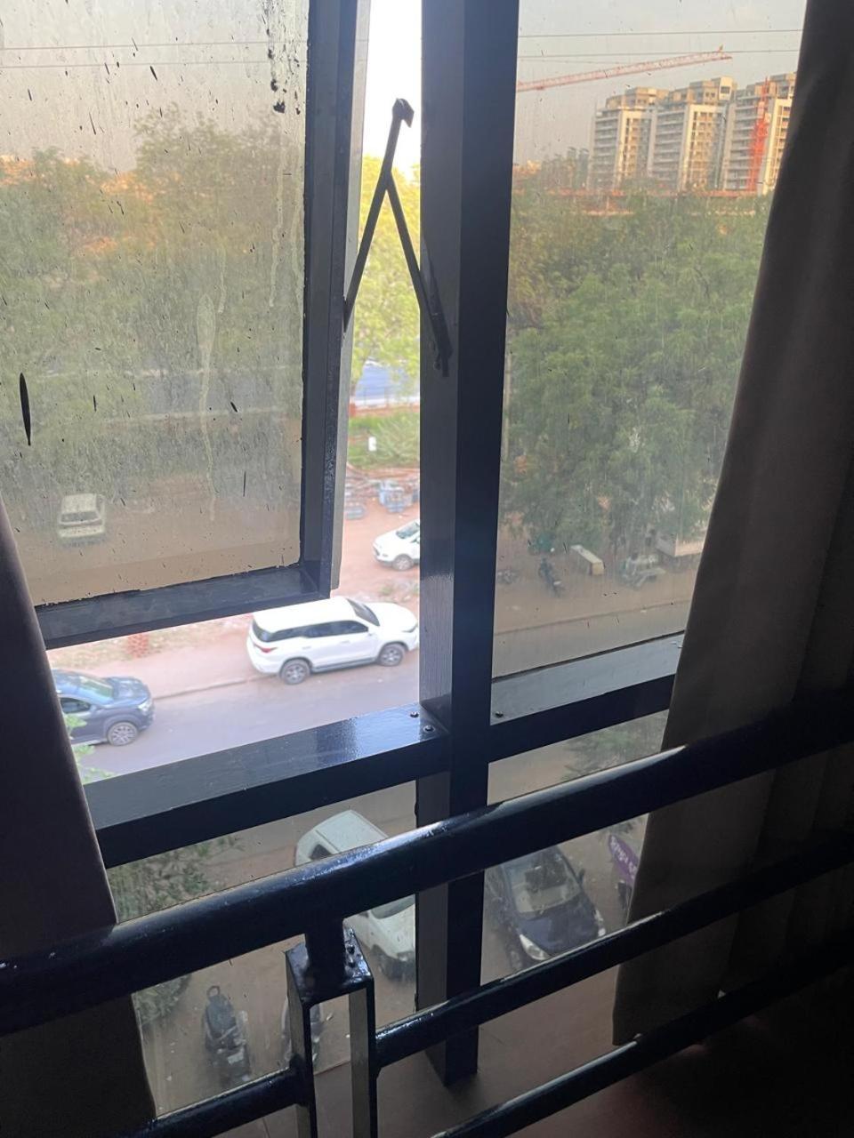 Hotel Ashooka Inn Gandhinagar Bagian luar foto
